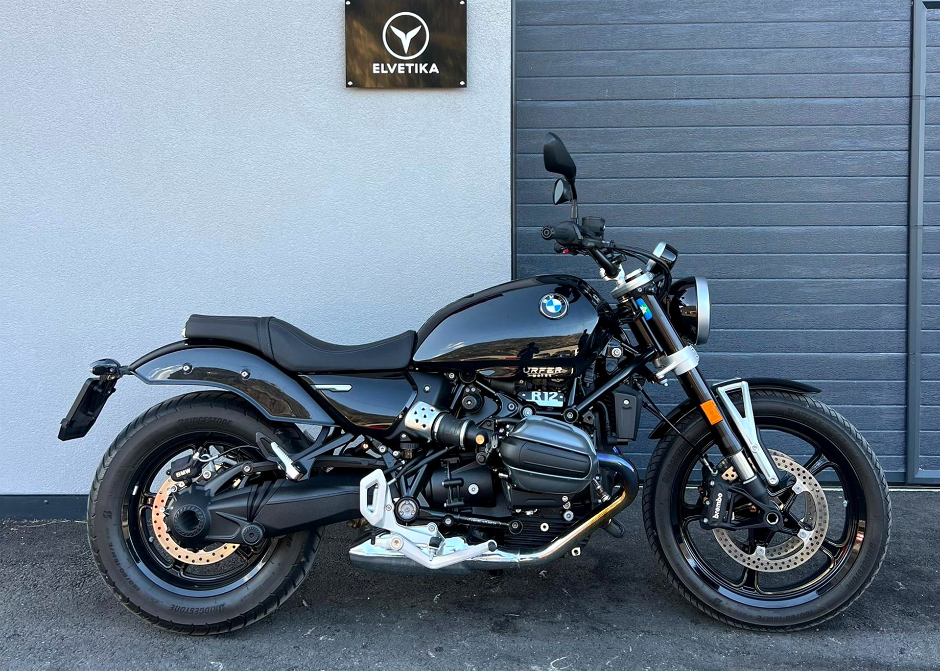 Showroom Elvetika Motors a St-Pierre-de-Clages, Valais