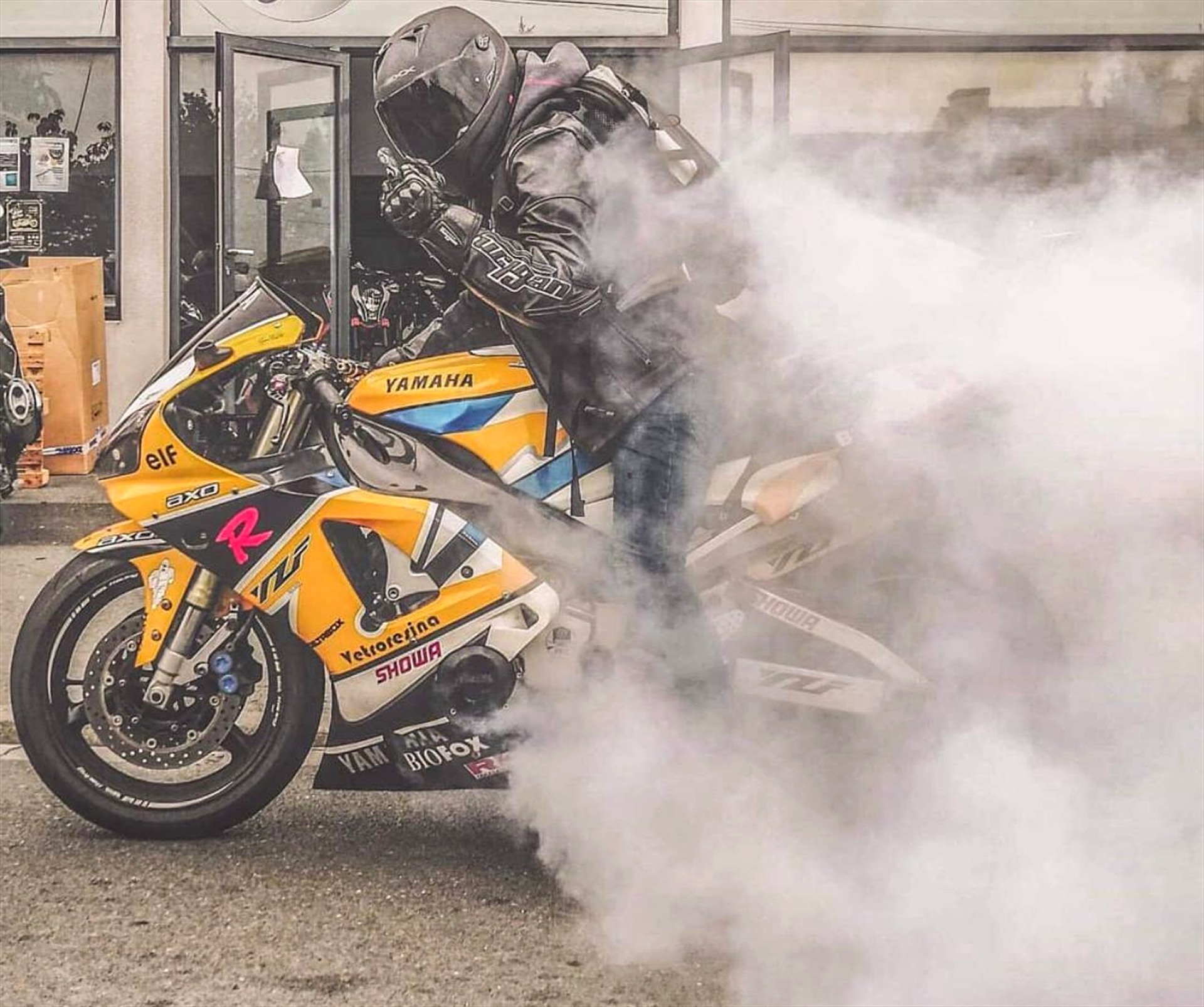 Détail d’une moto Elvetika Motors